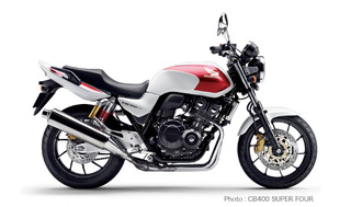 CB400SF(パールサンビームホワイト).jpg